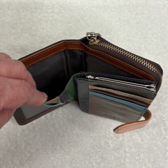 Piel Women's Multicolored Leather Quilted Patchwork Compact Wallet - Picture 6 of 8